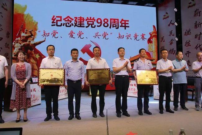 氛围感拉满!尔滨中央大街现古希腊军团